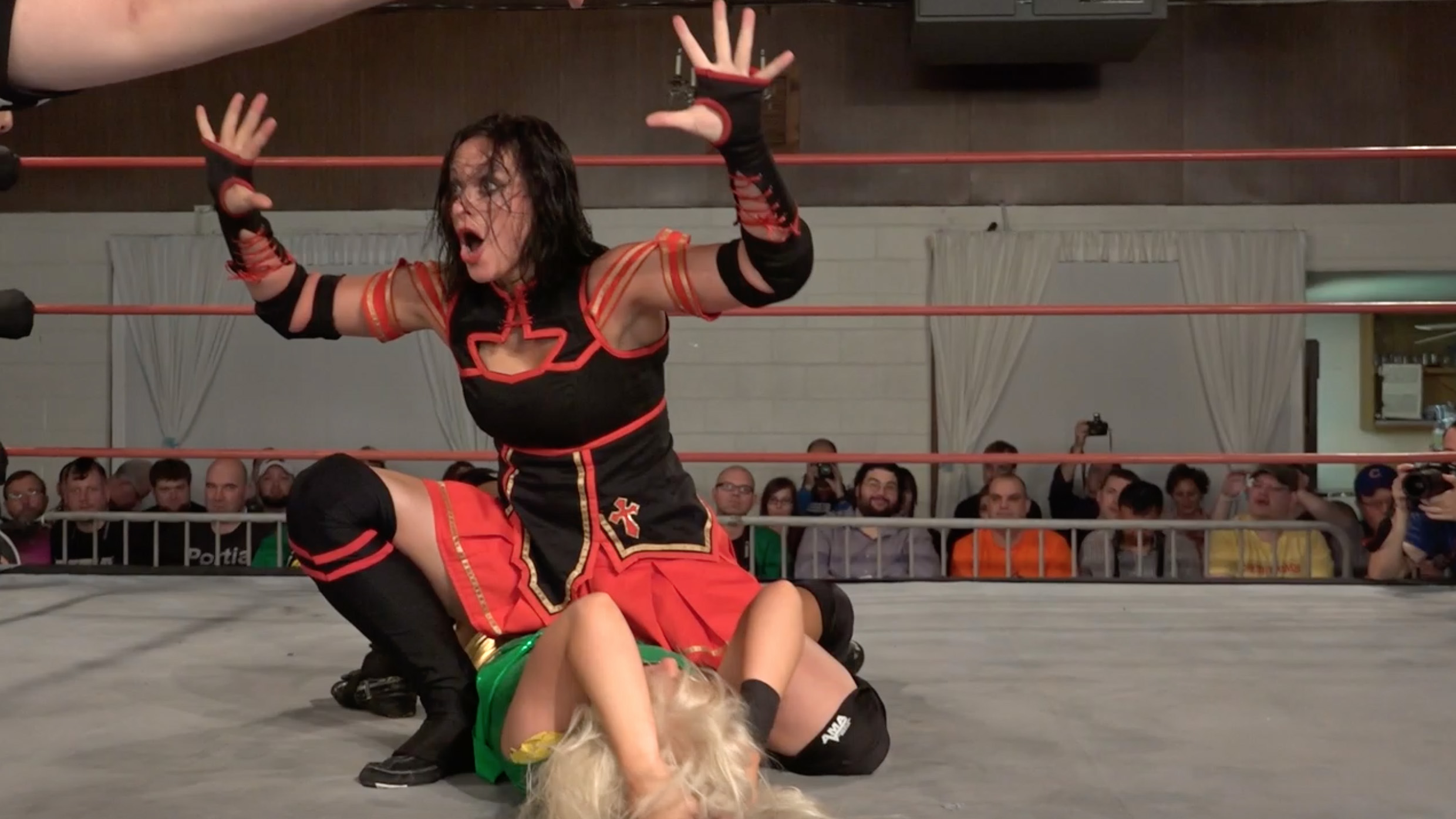 Shazza McKenzie vs. Courtney Rush | ClickWrestle